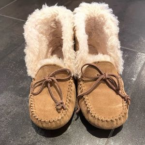 Girls Ugg Alena moccasin Slipper